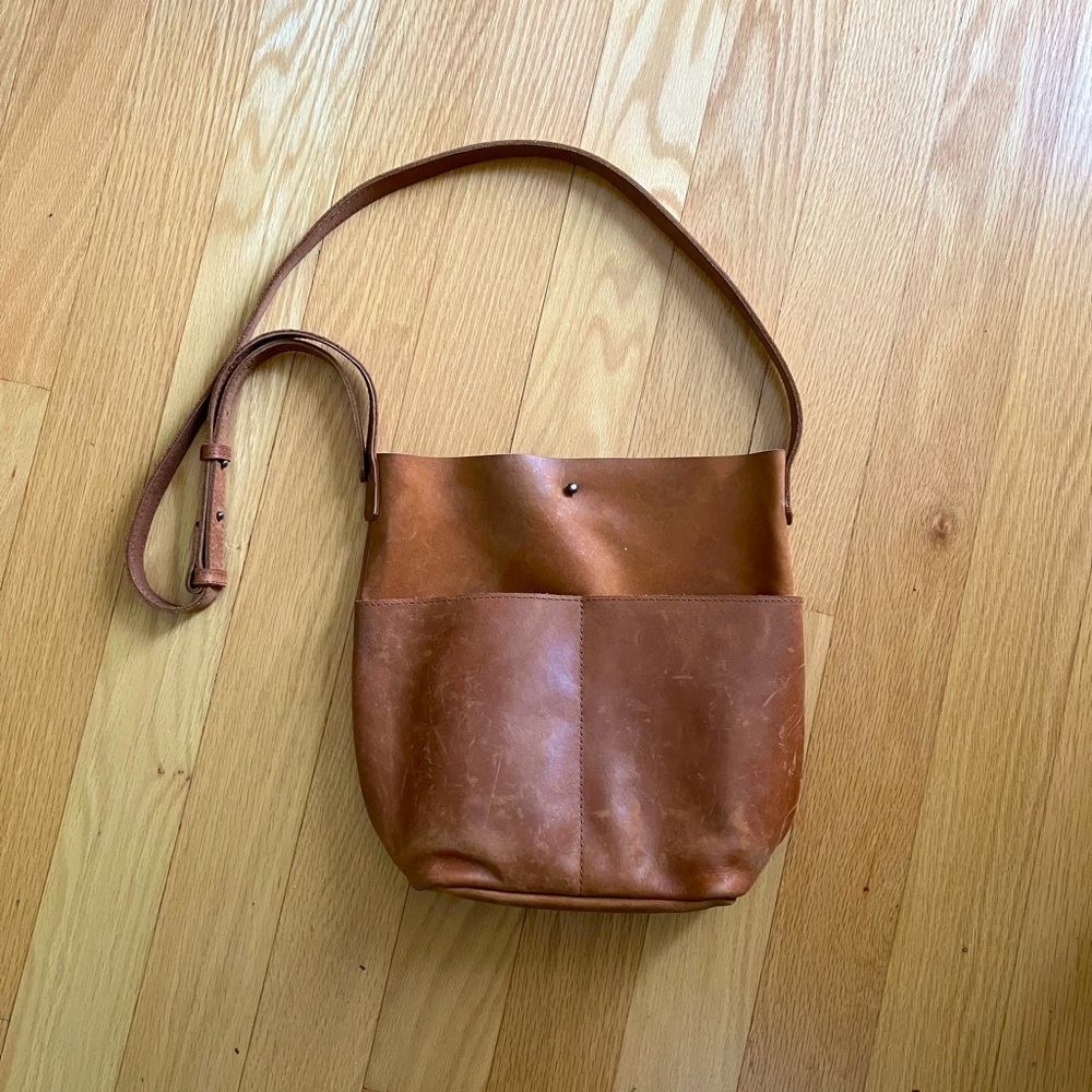 Able Selam crossbody leather bag in cognac